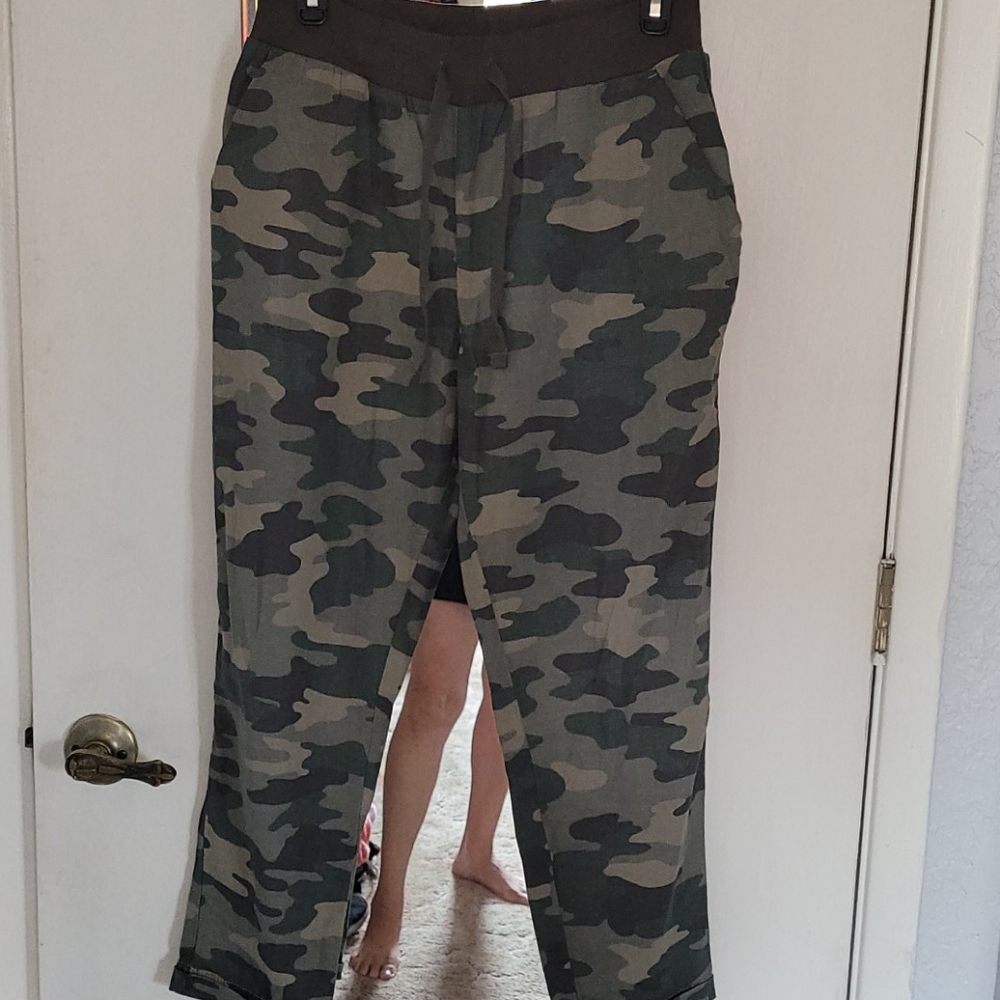 Lucky brand sm cargo..new